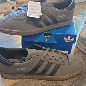 Brand New-Adidas Stadt Men's Charcoal And Black Sneaker Size 10